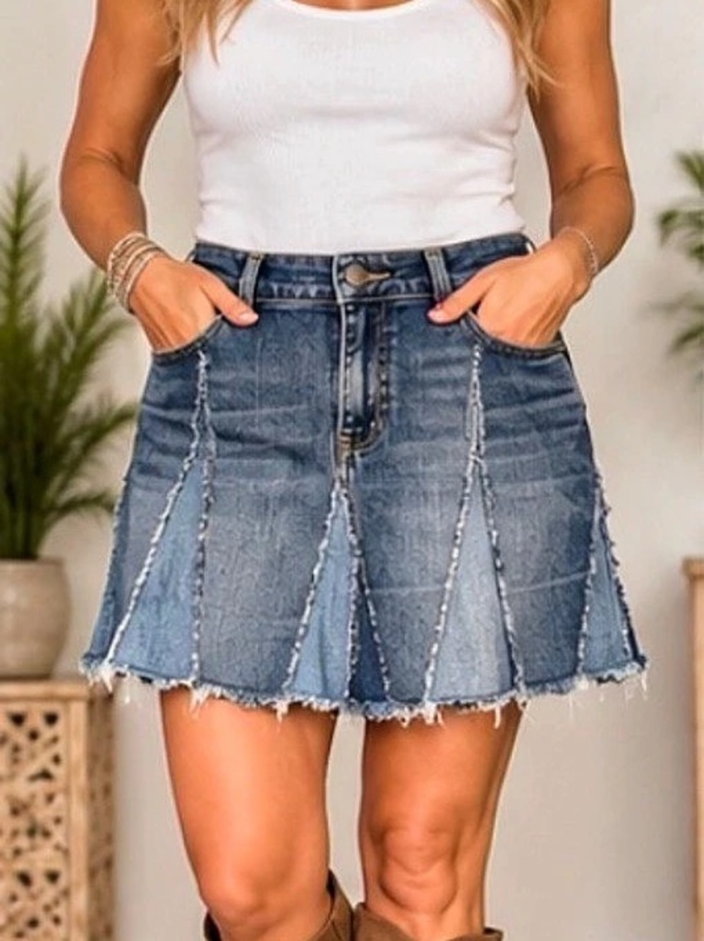 21” w The Firt The Flirt Denim Mini Skirt Denim Mini Skirt in Blue Size 18